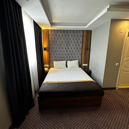 Hotel Eniza 4*