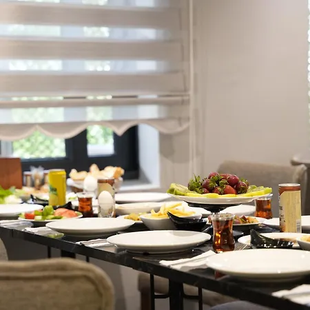 Hotel Eniza 4*